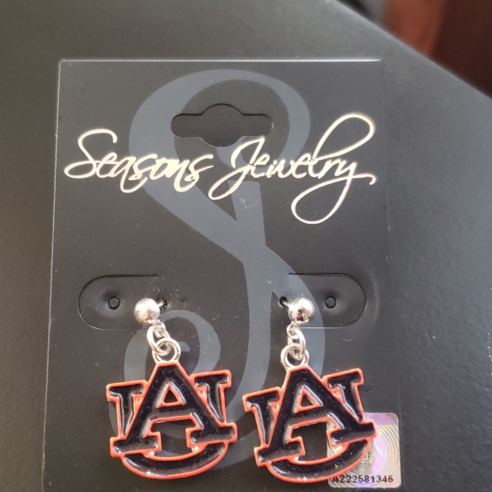 Earrings - Picture 2 of 3